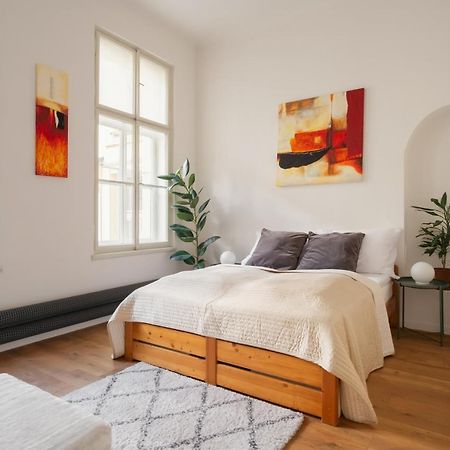 Prague Days - Spacious Designer Studios In City Center - Powder Tower Экстерьер фото